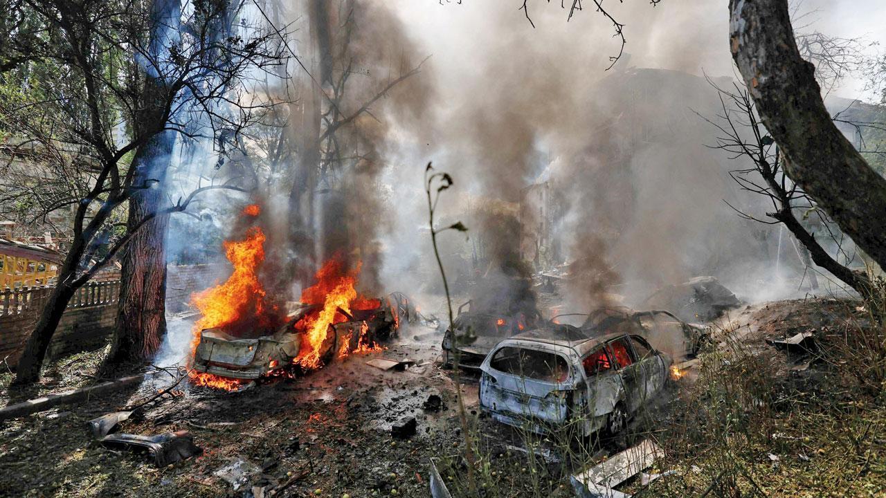 Civilians killed, wounded as Russia, Ukraine trade attacks