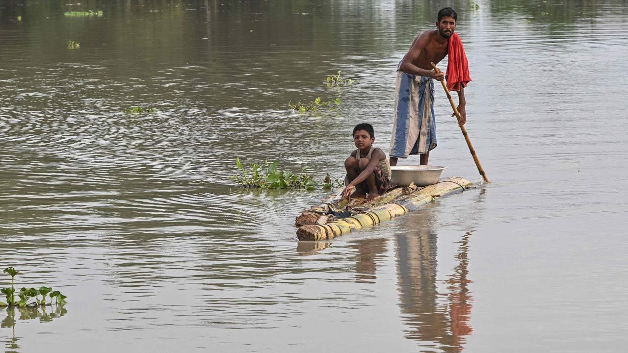 Flood situation in Assam remains critical, 8 more deaths, 23 lakh still affected