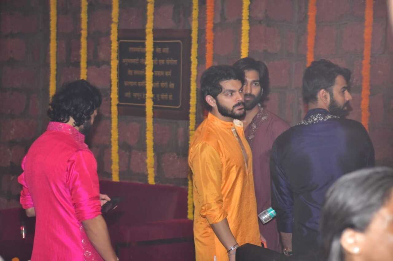 He was joined by Janhvi Kapoor’s boyfriend Shikhar Pahariya sporting a saffron Kurta. 