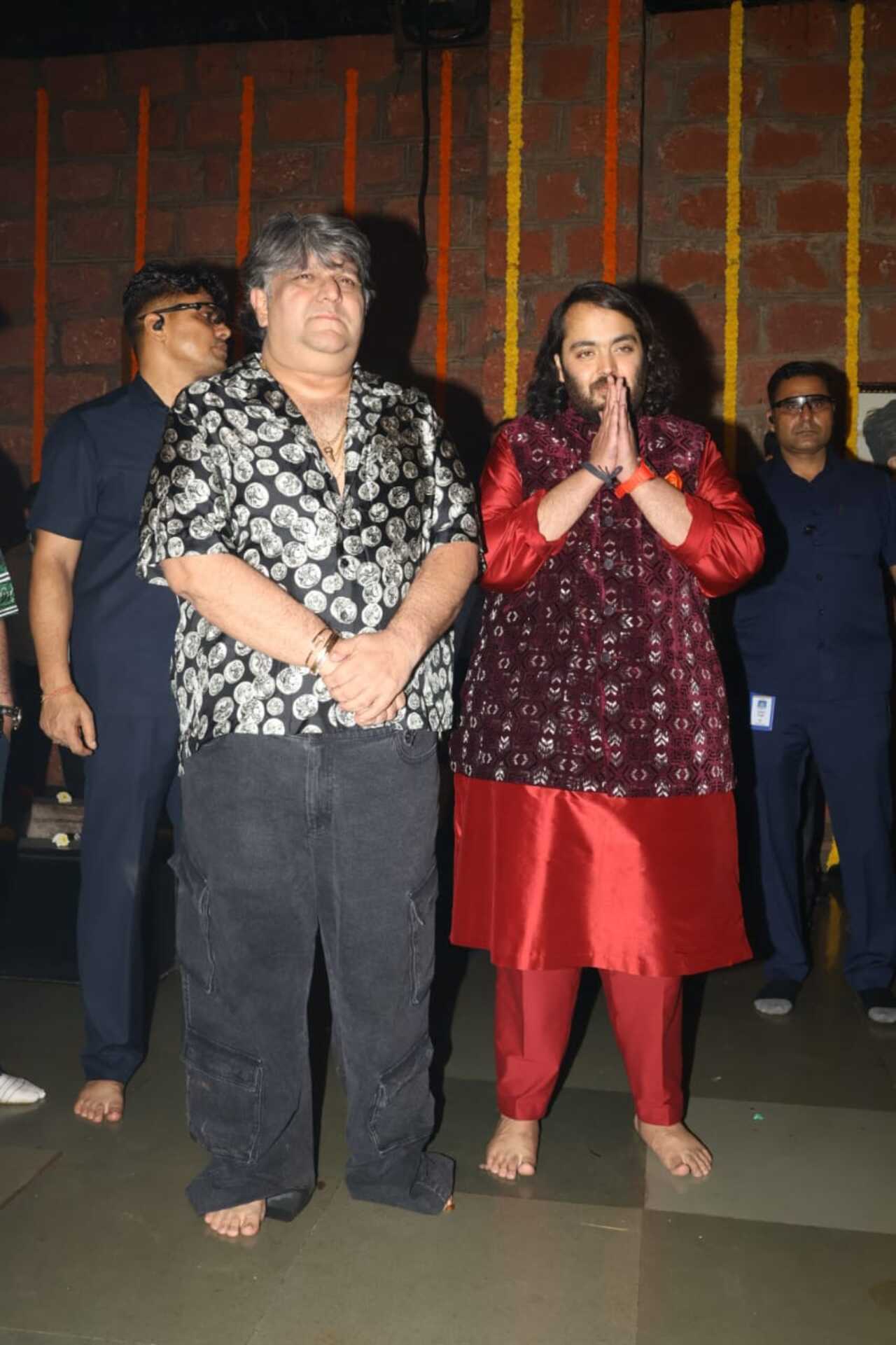 Groom-to-be Anant Ambani visited the Krishna Kali Temple ahead of his wedding with Radhika Merchant. 