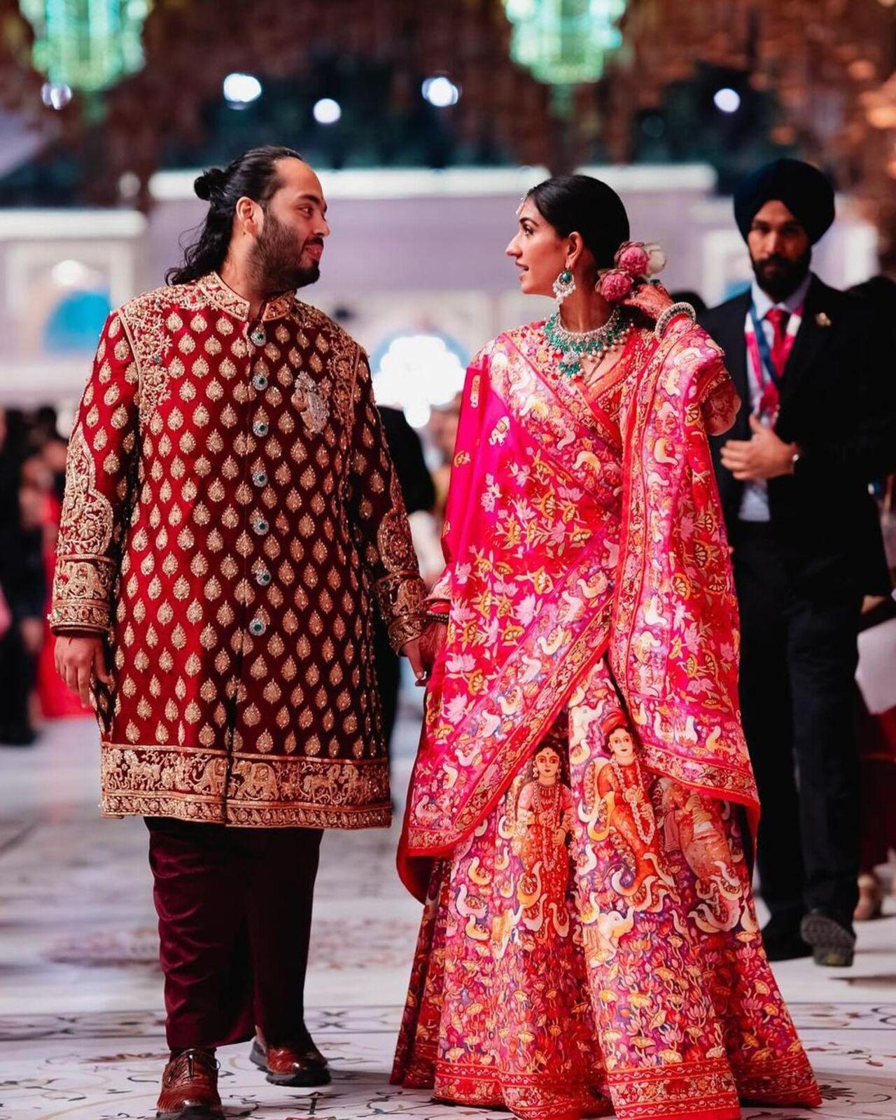 The Shubh Aashirwad ceremony saw Anant in a deep maroon and golden outfit by Manish Malhotra. 