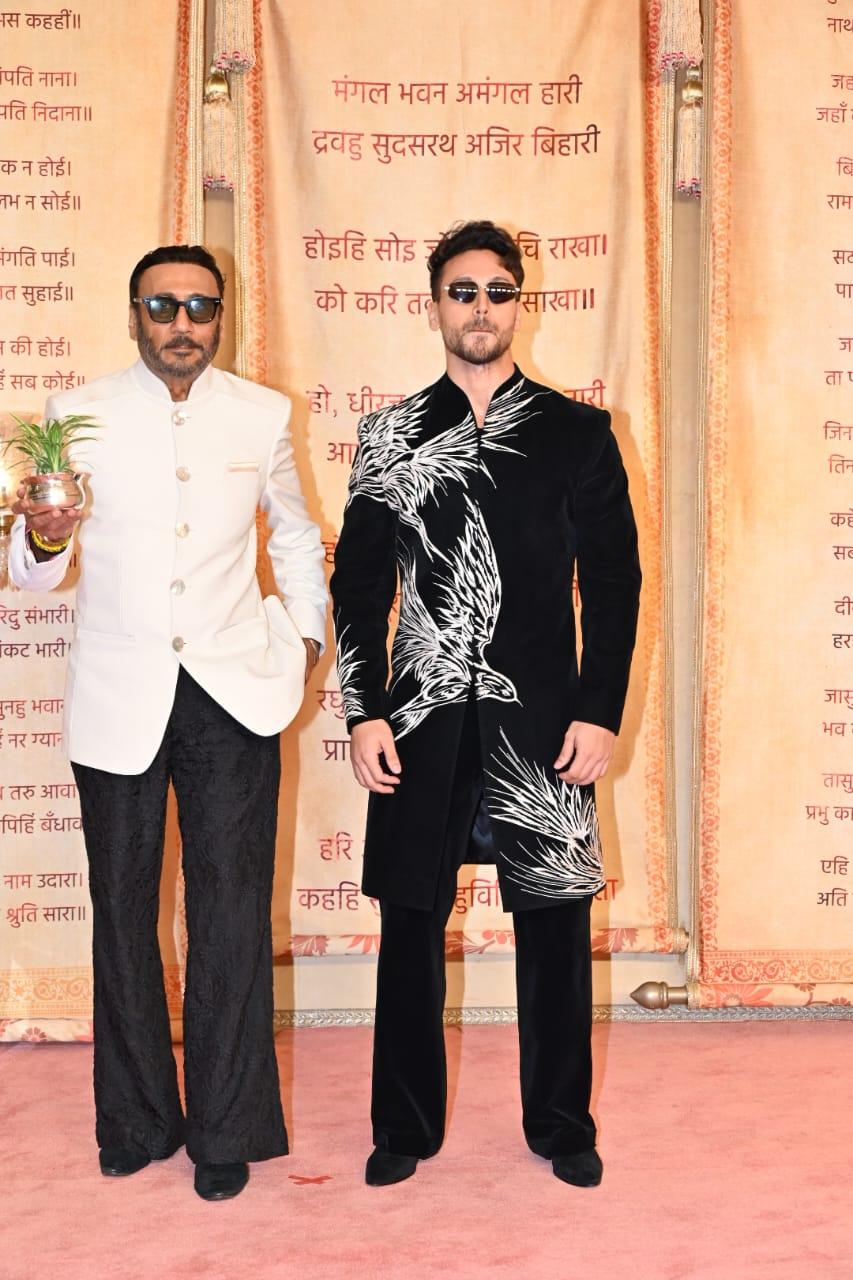 Jaggu dada aka Jackie Shroff arrived with Tiger for the reception in style