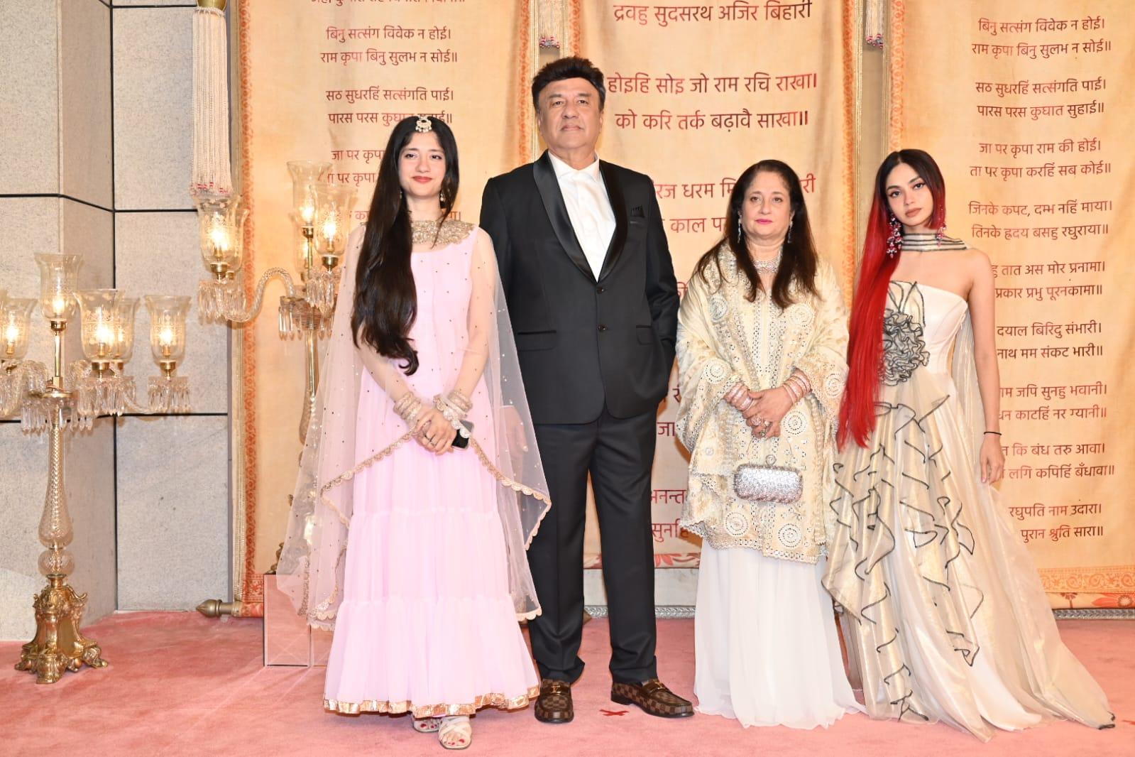 Anu Malik arrived for the Mangal Utsav with his happy family