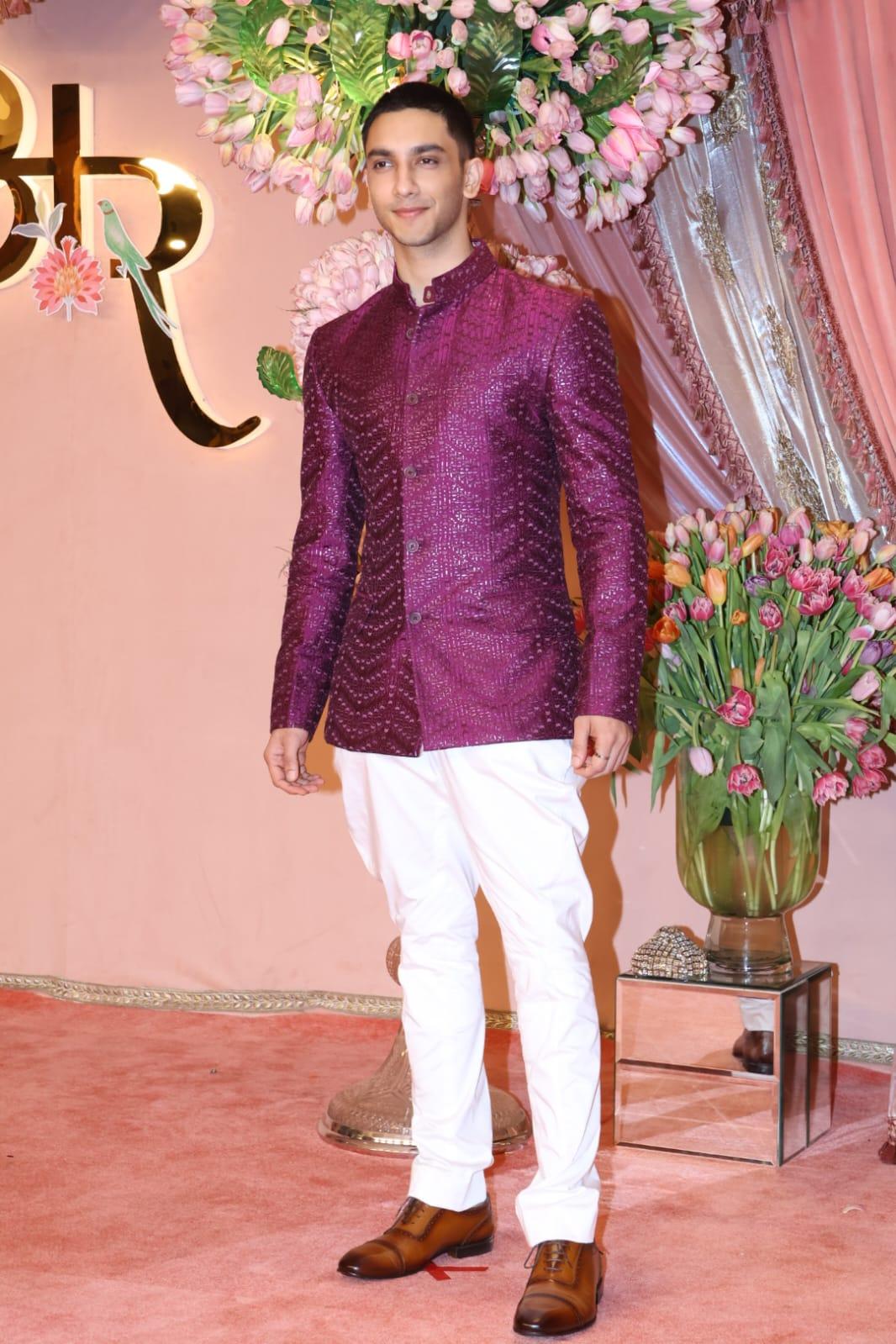 Vedang Raina followed closely behind Navya. The Archies actor chose a purple short kurta for the fun night ahead.