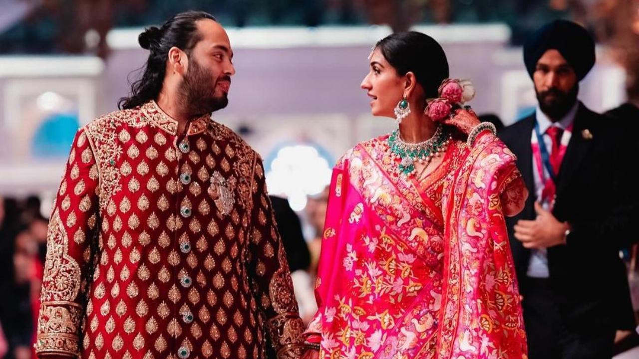 Check out the massive queue of 10,000 guests to wish Anant-Radhika Ambani during their wedding celebration 