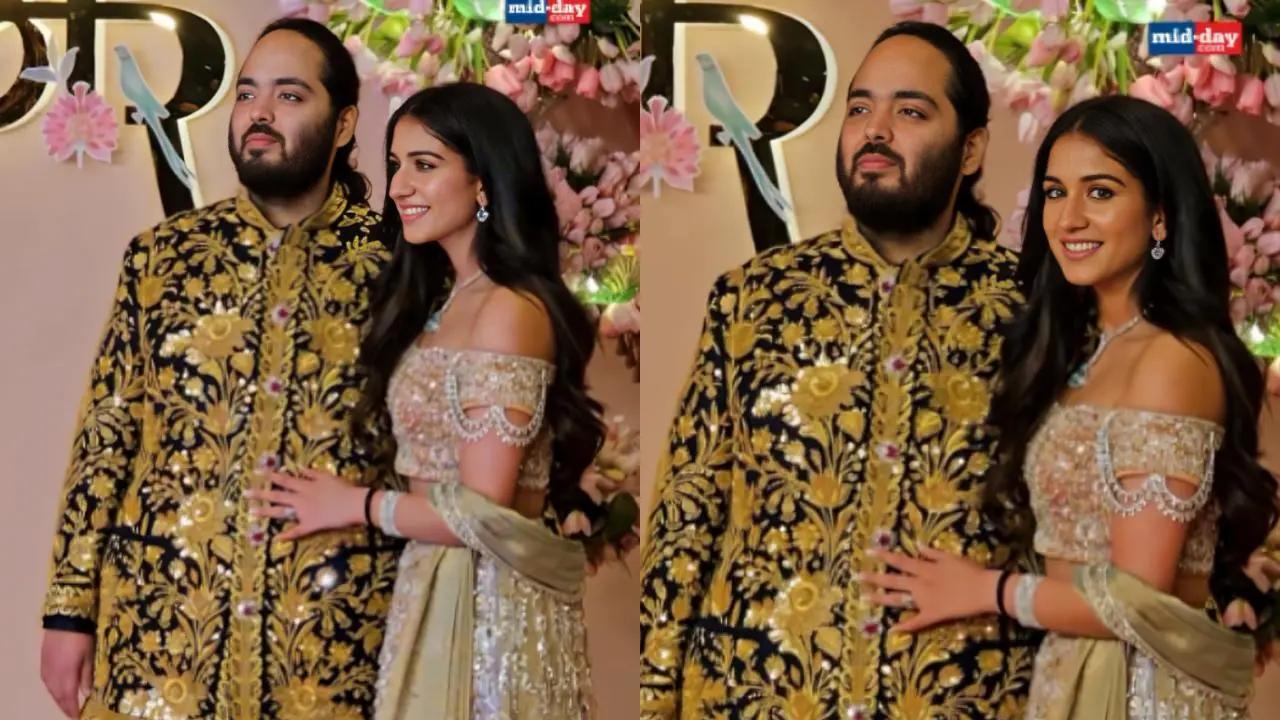 The bride and groom stunned everyone with their glamorous look. The couple were all smiles as they posed for the camera