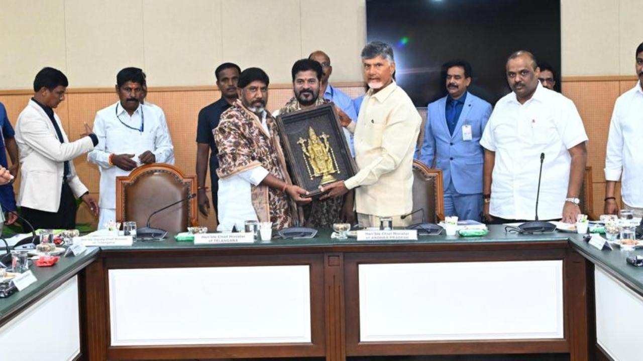 The deliberations were held at the government's Mahatma Jyoti Rao Phule Praja Bhavan