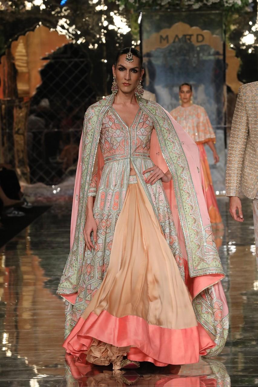The collection married a new perspective with the beauty of everything old - that is, textiles, embroideries, clothes, and the haveli as a backdrop. 