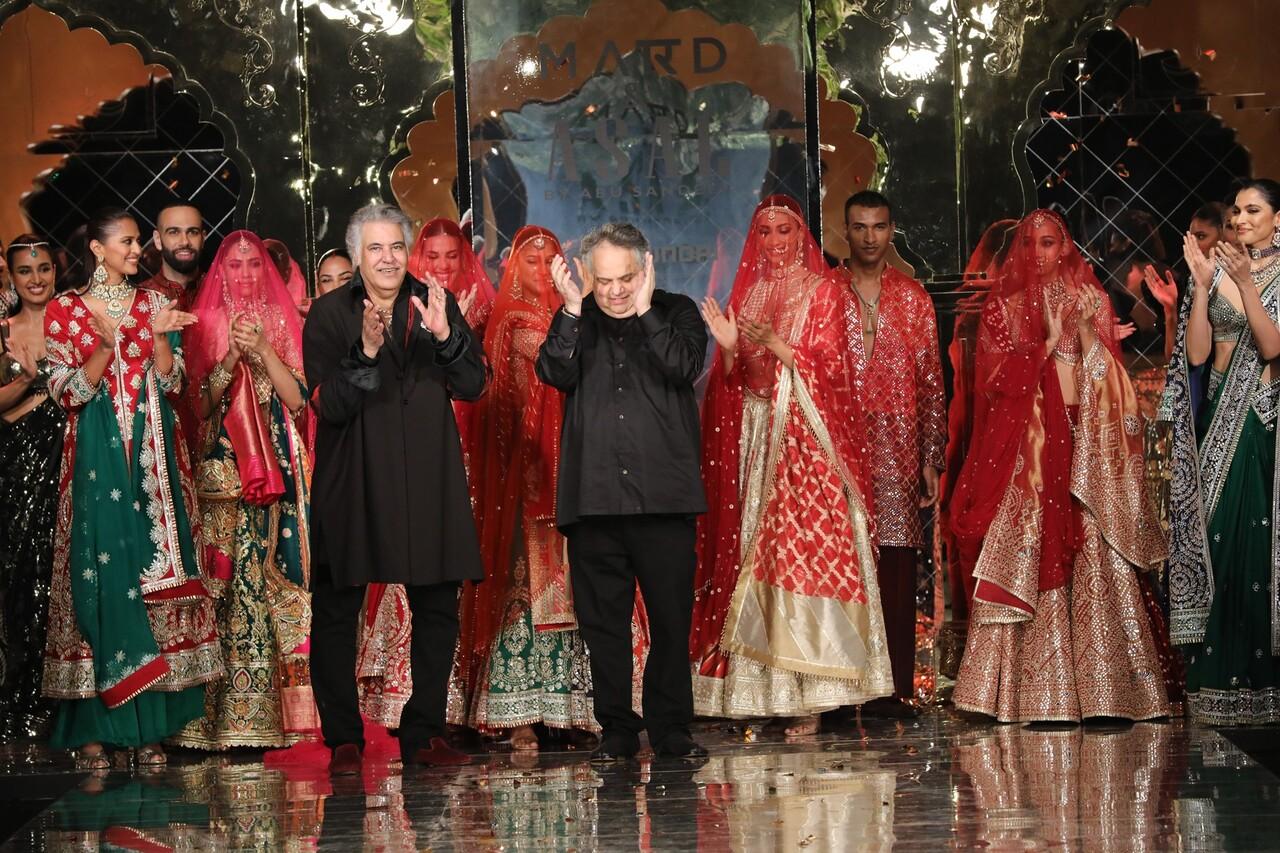 ASAL and Mard collection by Abu Jani and Sandeep Khosla was showcased in New Delhi for the first time at Hyundai FDCI India Couture Week, in association with Reliance Brands Limited. 