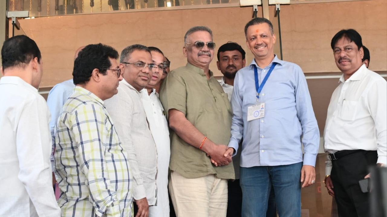 The polling for the biennial elections to 11 seats in the Maharashtra Legislative Council concluded at the Vidhan Bhavan Complex on Friday afternoon. Pics/Sameer Abedi