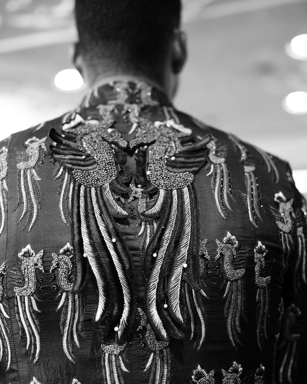 Symbolic of the sentiments of new beginnings and culturally diverse nuances, the weaves sourced and crafted from across the country are interwoven to reflect the androgynous ethos of the brand.