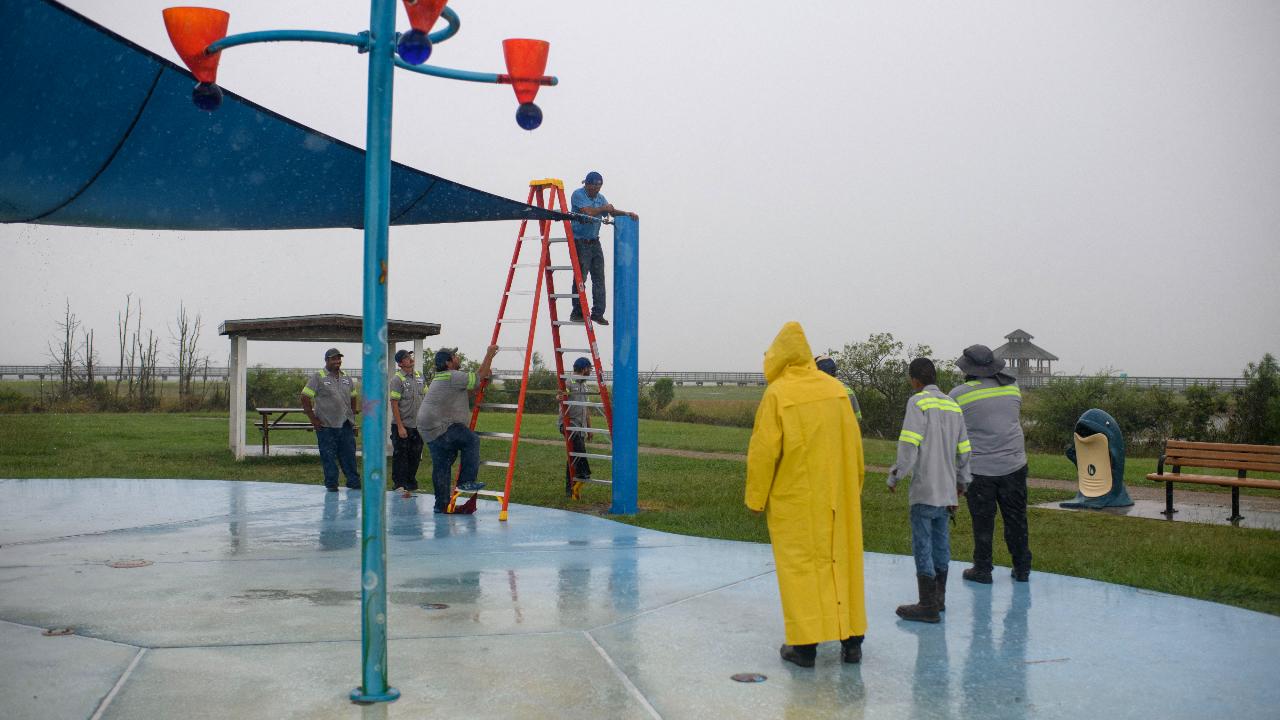 IN PHOTOS Hurricane Beryl approaches Texas after causing damage, but