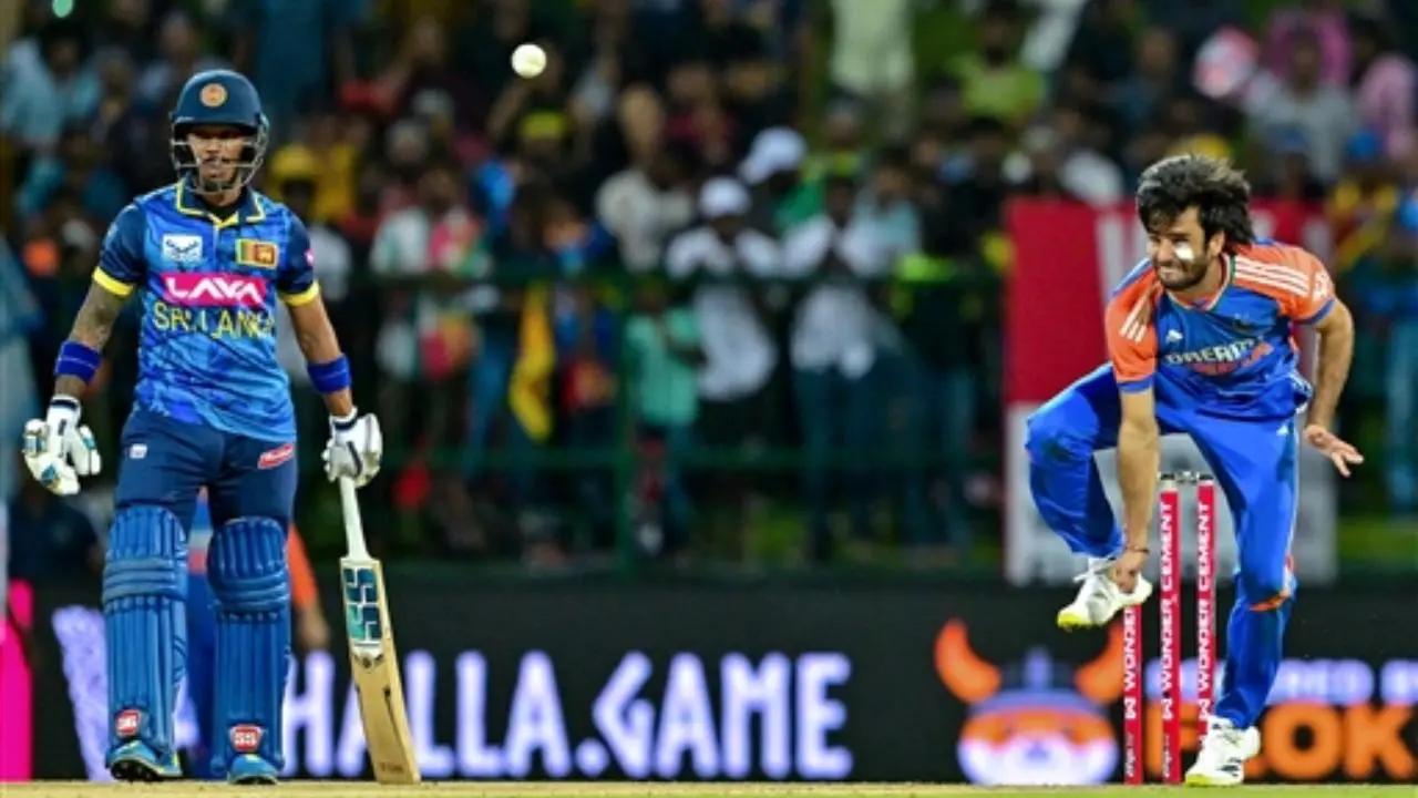 India: Shubman Gill, Yashasvi Jaiswal, Suryakumar Yadav(c), Rishabh Pant(w), Hardik Pandya, Rinku Singh, Washington Sundar, Axar Patel, Ravi Bishnoi, Arshdeep Singh, Mohammed Siraj, Sanju Samson, Riyan Parag, Khaleel Ahmed, Shivam Dube