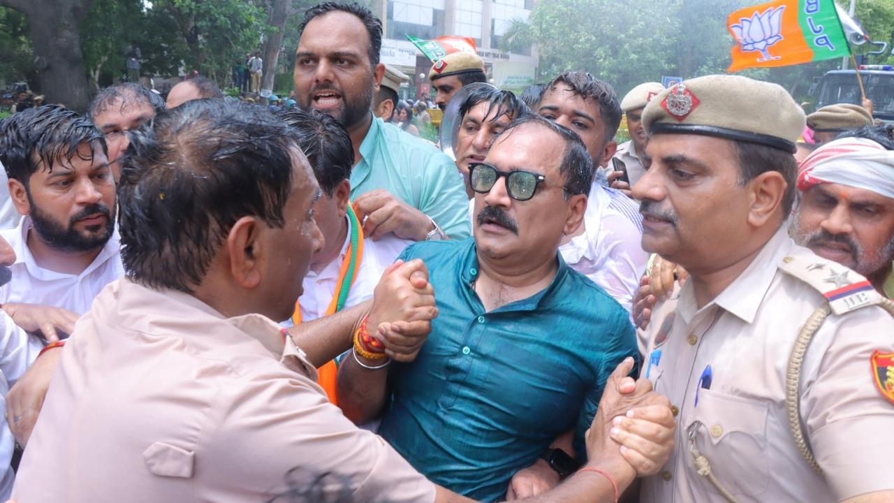 He added that Water Minister Atishi and Rajinder Nagar AAP MLA should also resign