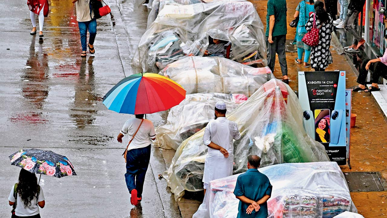 Vendors in Borivli West. Pic/Nimesh Dave