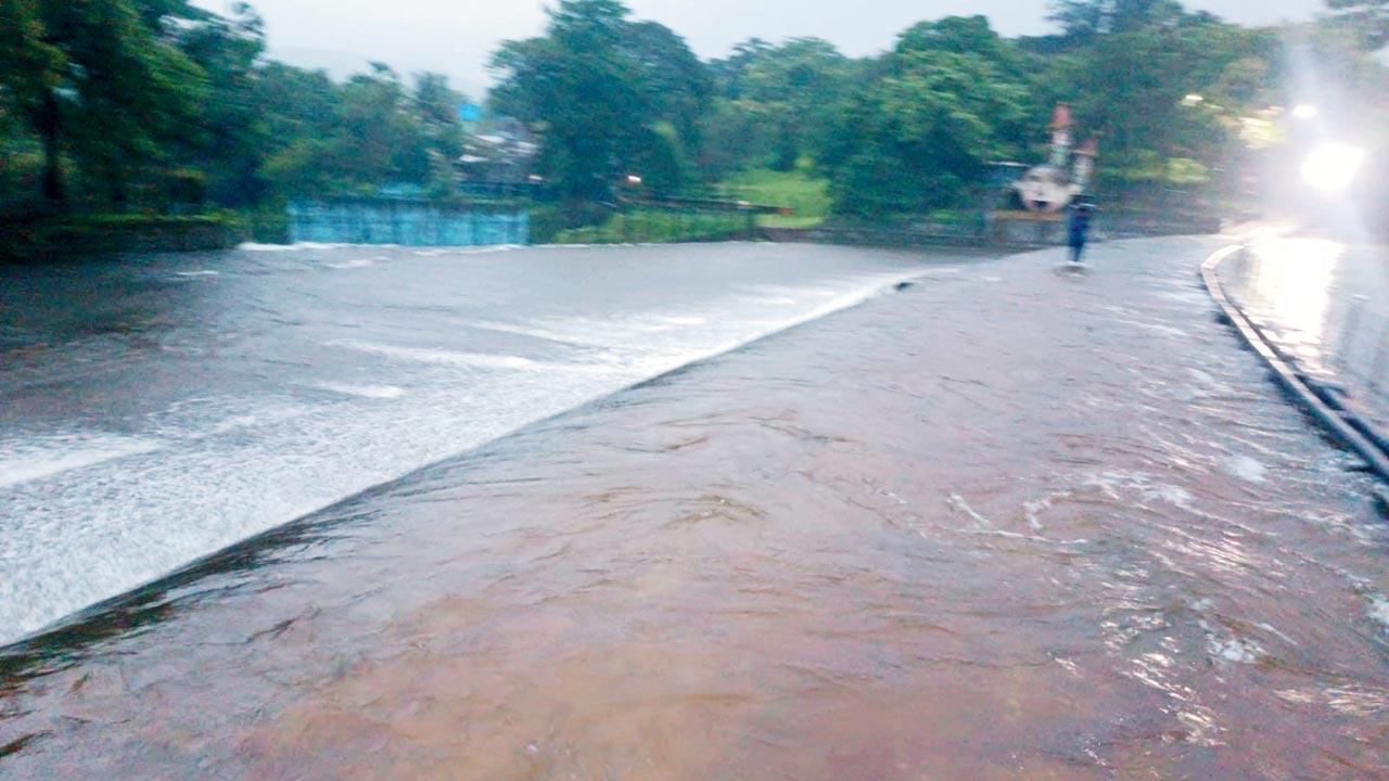 Vihar lake began overflowing on July 25