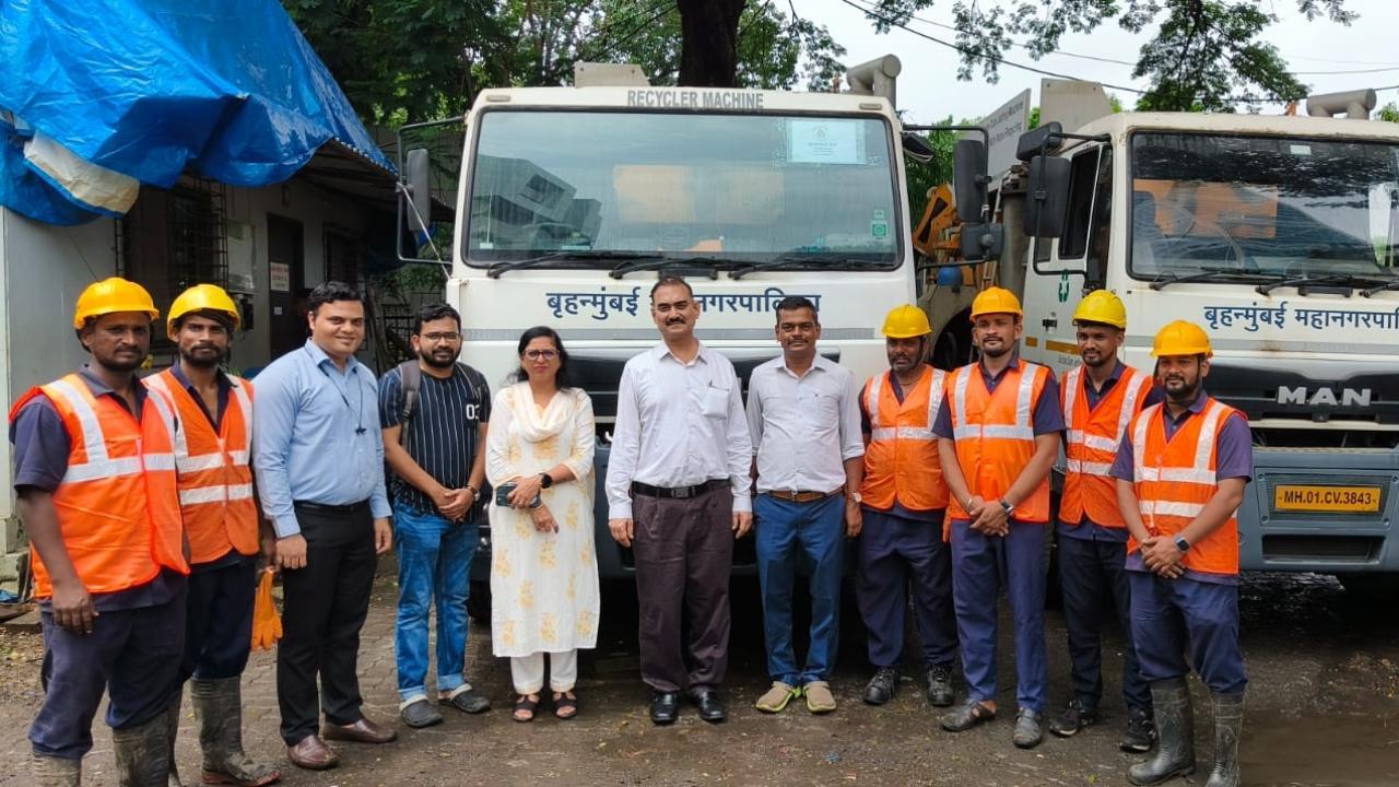 BMC officials reach flood-hit Kolhapur, offer assistance