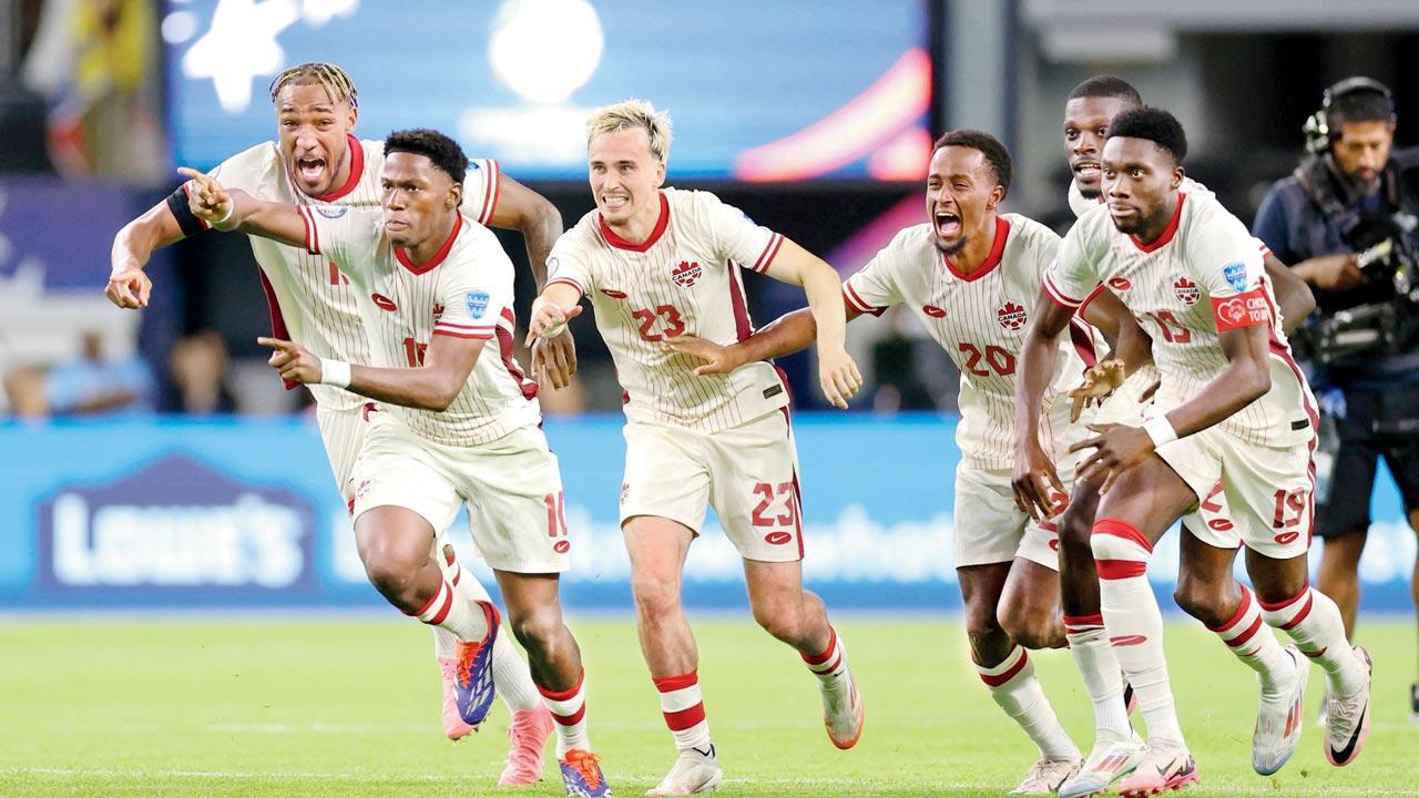 Canada stun Venezuela 4-3 on penalties to reach semis