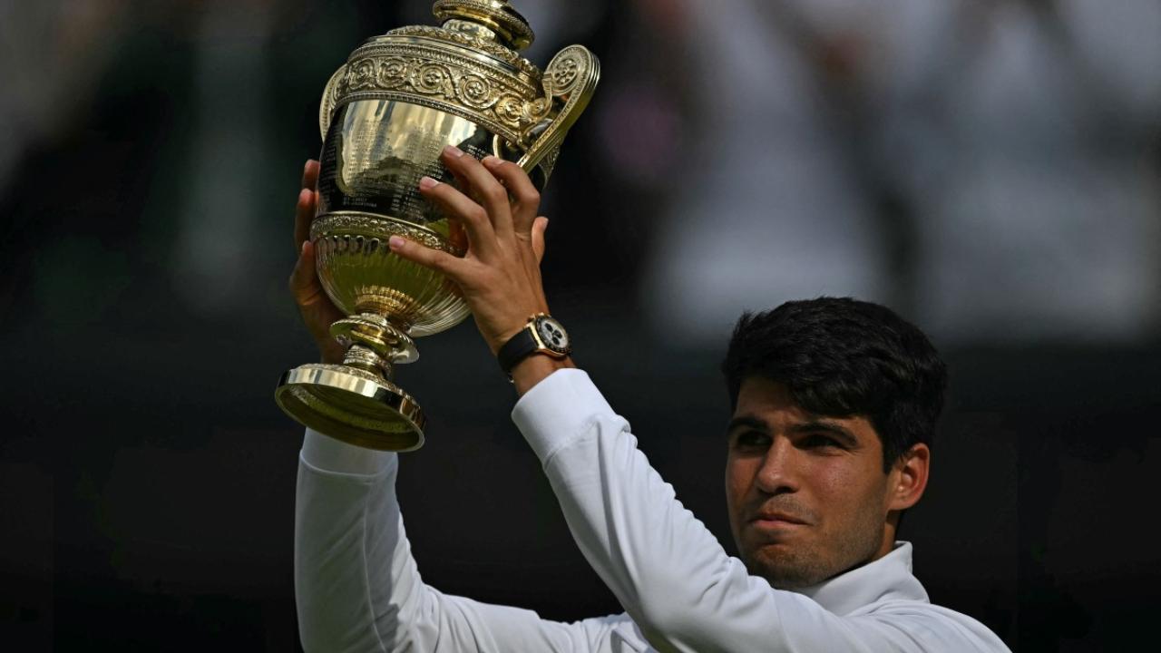 Carlos Alcaraz tops Djokovic in second consecutive final for a fourth Slam title