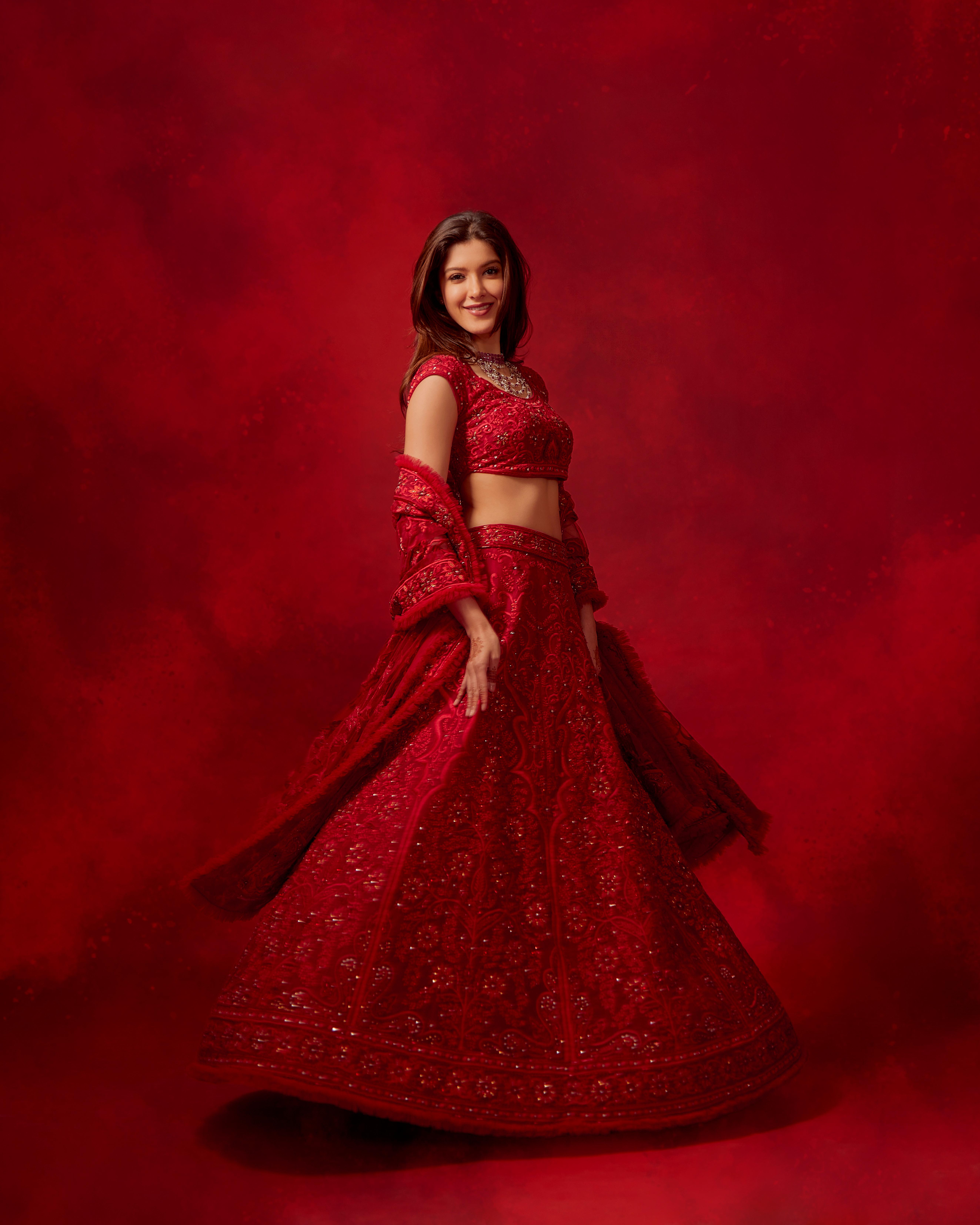 Shanaya Kapoor enchants in Abu Jani Sandeep for Anant Ambani and Radhika Merchant's grand wedding celebrations.
