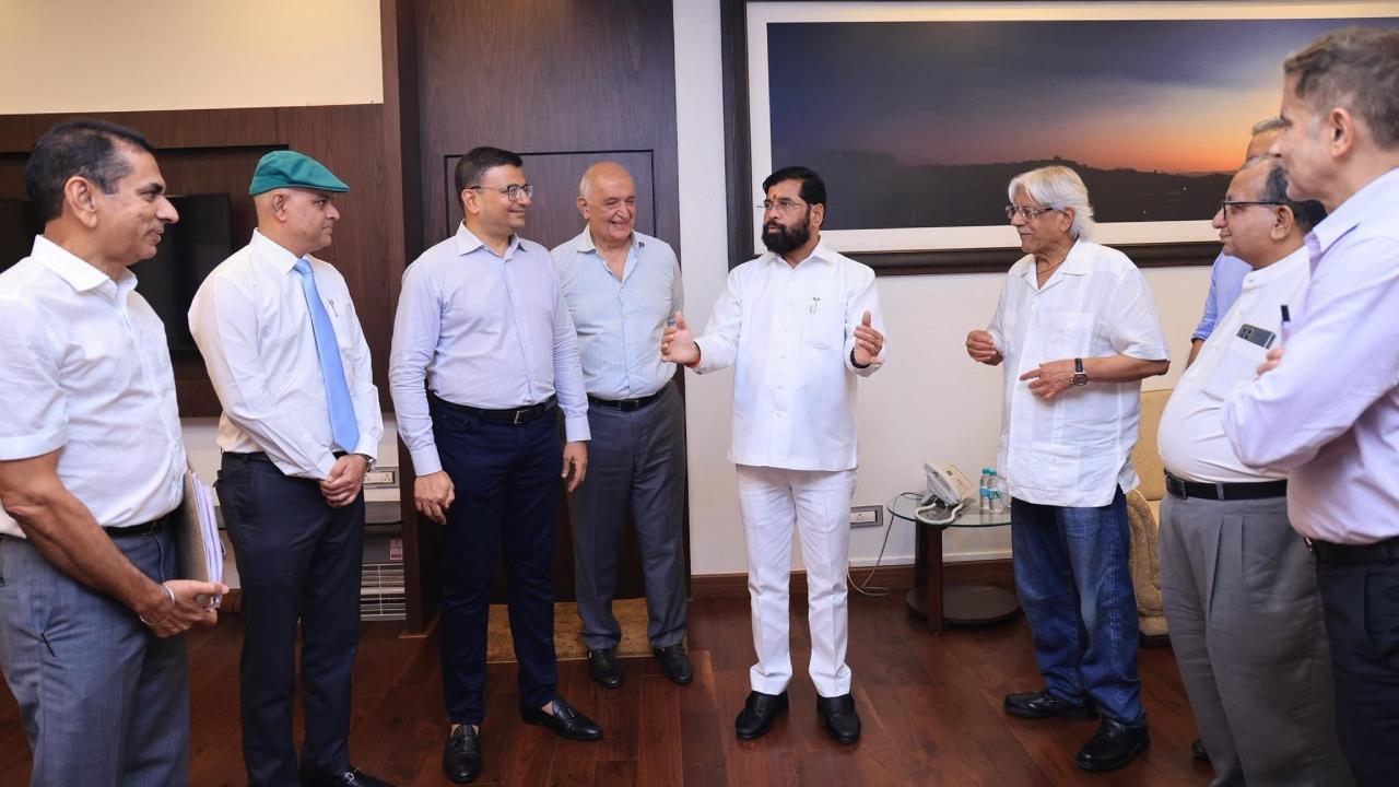 The project to develop the international-standard 'Mumbai Central Public Park', spanning approximately 300 acres of land, has now been cleared, the officials said. Pics/CMO and X
