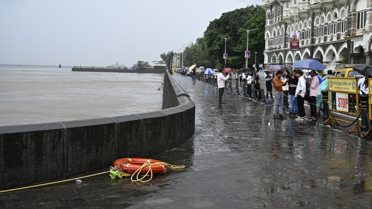 The city recorded significant rainfall in various locations, with the highest measurement of 241 mm reported at the AWS station in Trombay, Mankhurd. Other notable rainfall figures include 224 mm at Nutan Vidyamandir in Mankhurd, 223 mm at Nadkarni Park in Wadala, and 215 mm at the 'N' Ward Office in Bhandup, according to the BMC