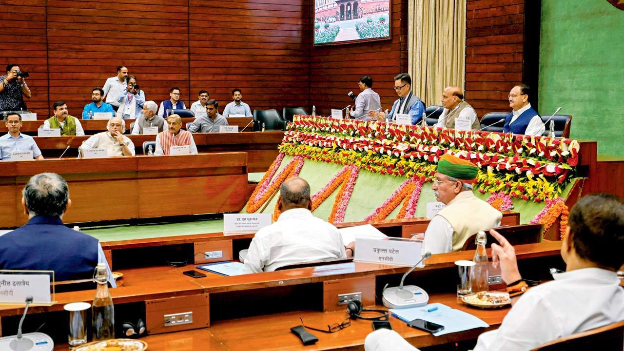 Congress wants Dy Speaker post, raises NEET row