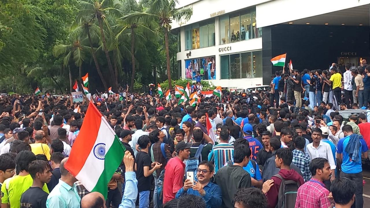 Fans flock to Marine Drive to witness Team India celebratory victory parade