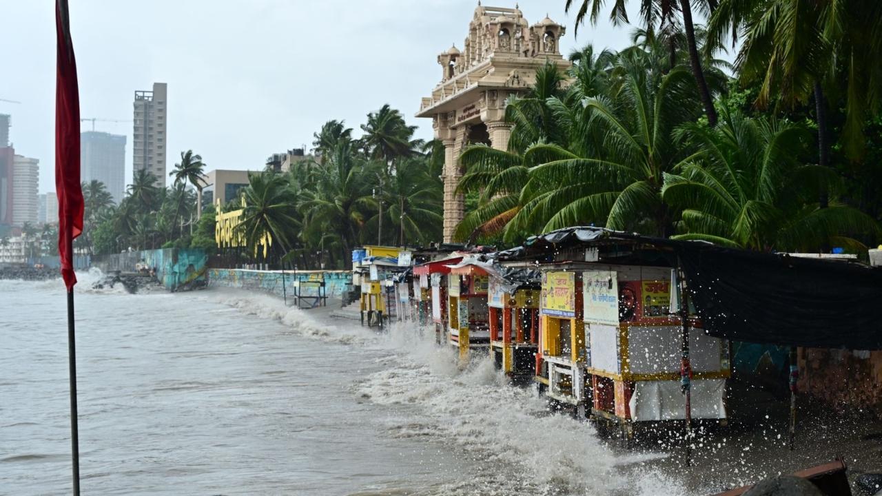 Mumbai and its suburbs received heavy spells of rain on Saturday morning which led to waterlogging in some areas of the city