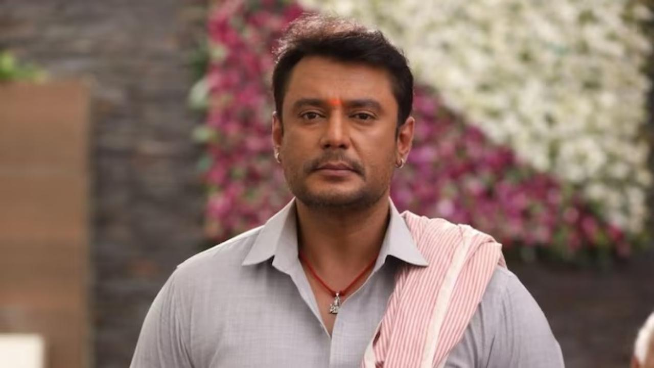 Renukaswamy murder case: Actor Darshan breaks down as ma, brother, son meet him in prison