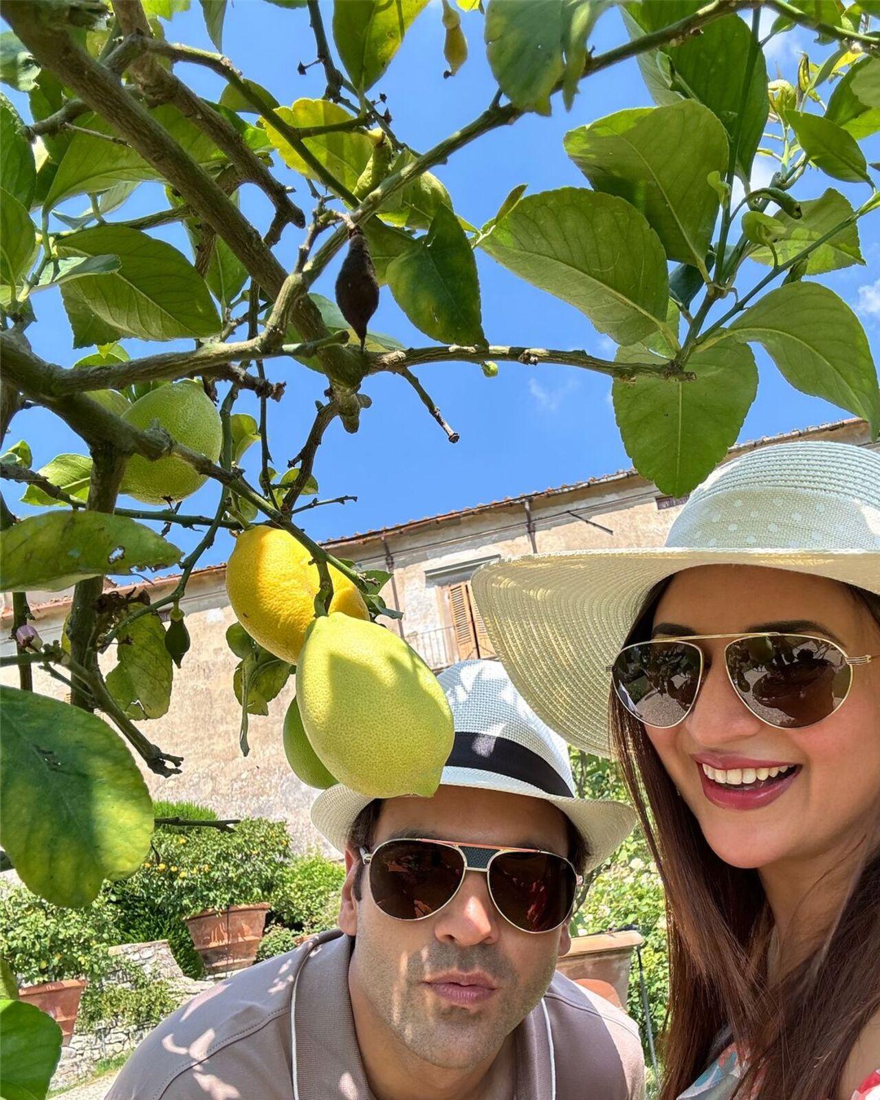 The duo also partook in a vineyard experience and posed in front of lemon trees. 