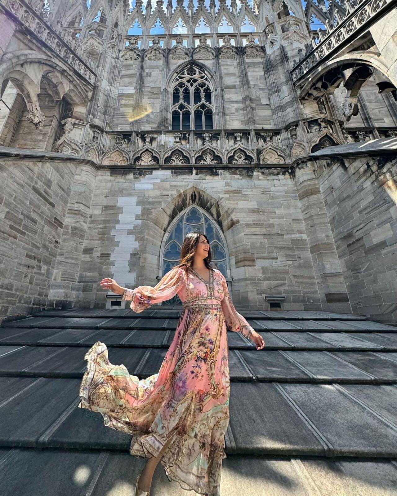 Divyanka exuded Dolce Vita vibes as she posed in a maxi dress in front of Milan Cathedral. 