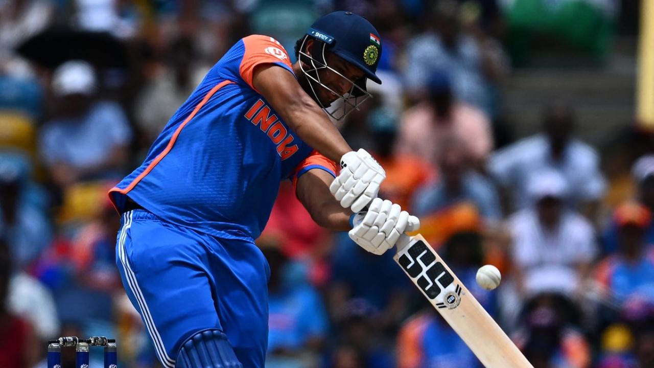 Shivam Dube played a fiery knock by scoring 26 runs in just 12 balls including 2 fours and 2 sixes. Riyan Parag also had valuable contributions as the right-hander scored 22 runs in 24 balls. During his knock, he smashed one maximum. Team India posted a target of 168 runs against Zimbabwe in the fifth T20I