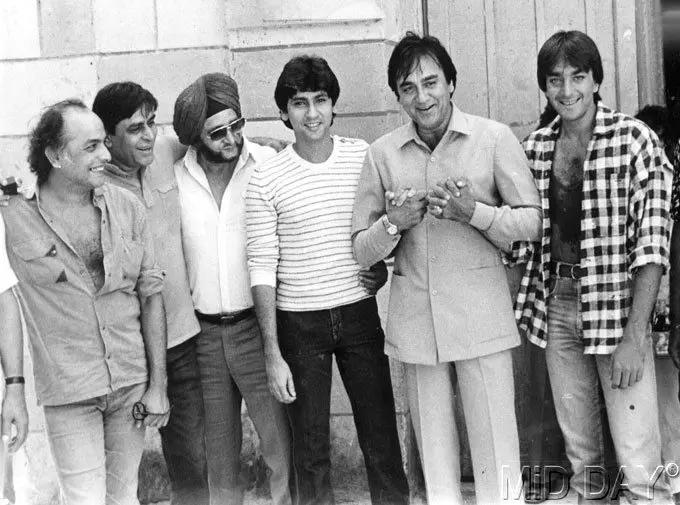 Dutt with Mahesh Bhatt, Rajendra Kumar, son-in-law Kumar Gaurav and son Sanjay Dutt
