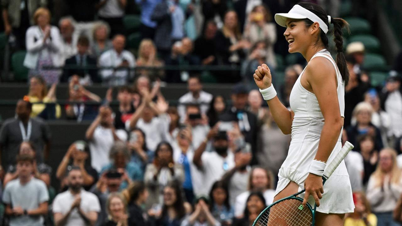 Wimbledon 2024 Raducanu drops three games to storm into third round