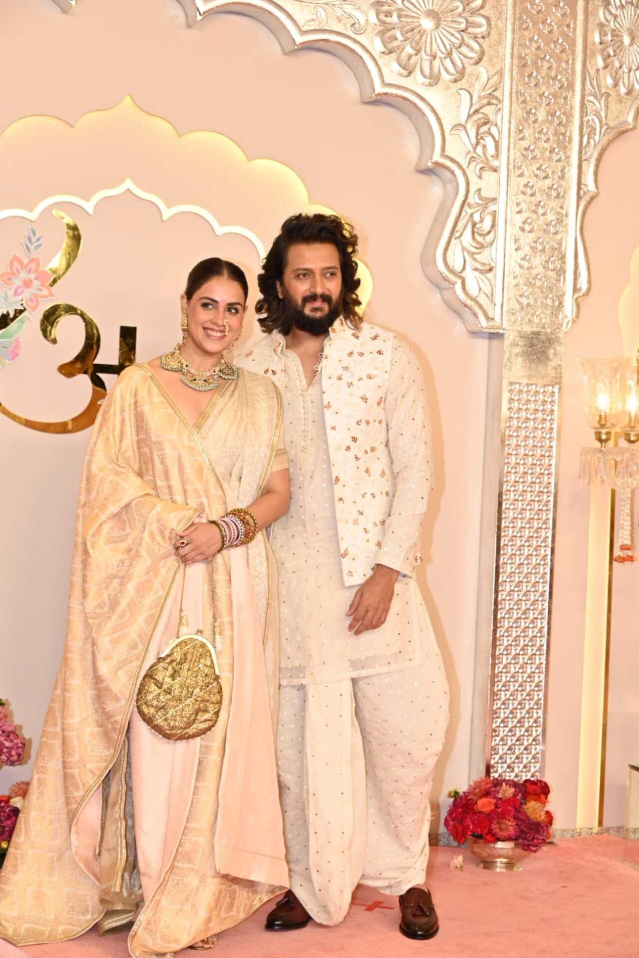 Riteish Deshmukh and Genelia twin in white traditional outfits