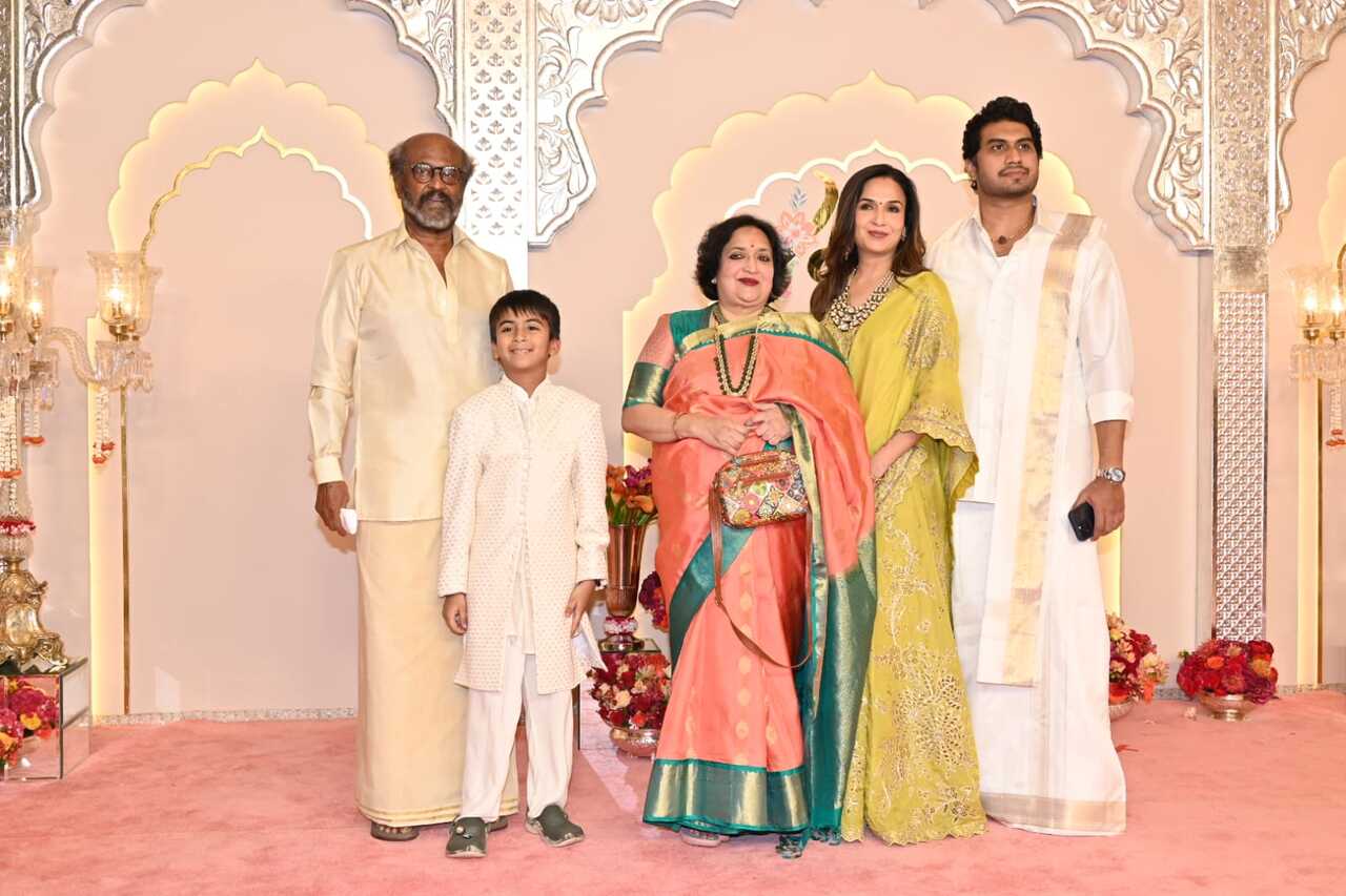 Rajinikanth poses with his family for the wedding