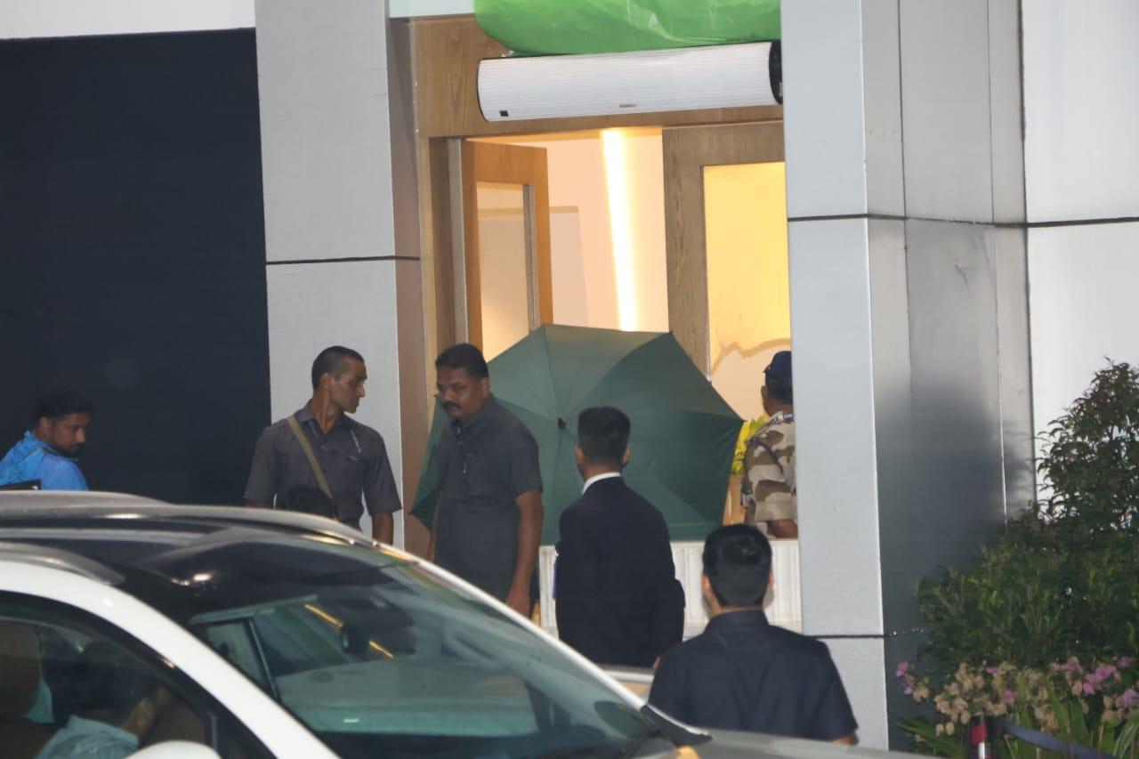 Shah Rukh Khan who was recently spotted in New York City, has returned to Mumbai, because when Ambanis call you oblige