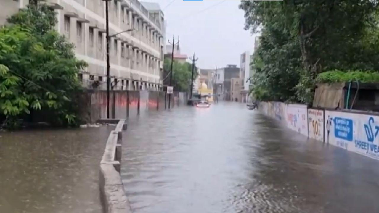 Apart from Gujarat, heavy rains in Madhya Pradesh have increased the water levels of several reservoirs. Madhya Pradesh and Odisha received moderate to heavy rains in the last 24 hours. 