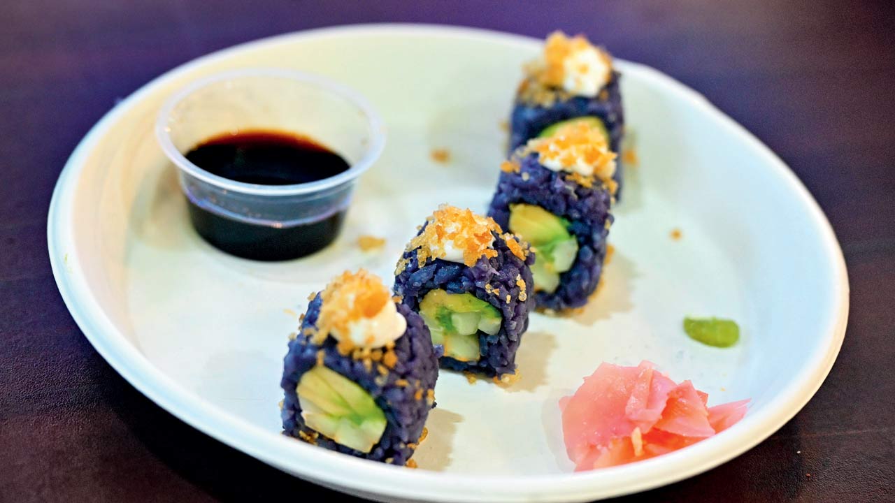 The stall offers sushi rolled with blue pea rice, mayo, and tempura crumbs giving street food eaters all the flavours and textures they usually crave