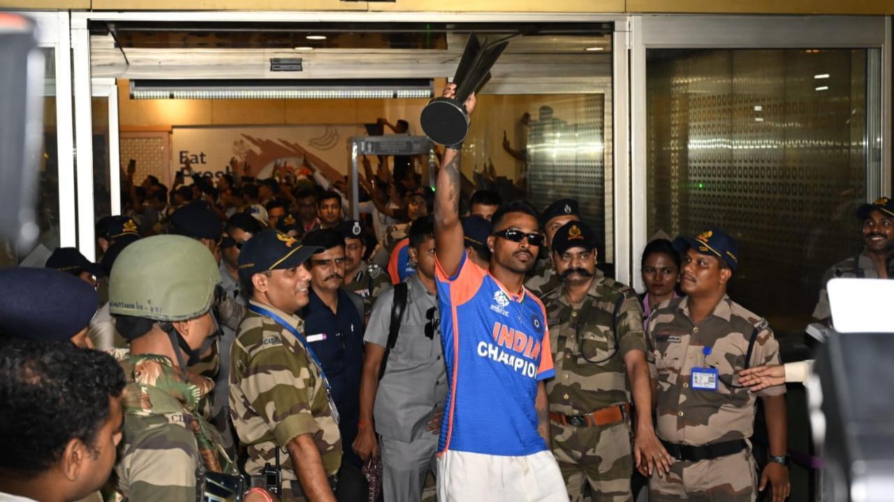 Team India arrives in Mumbai, Victory Parade at Marine Drive soon