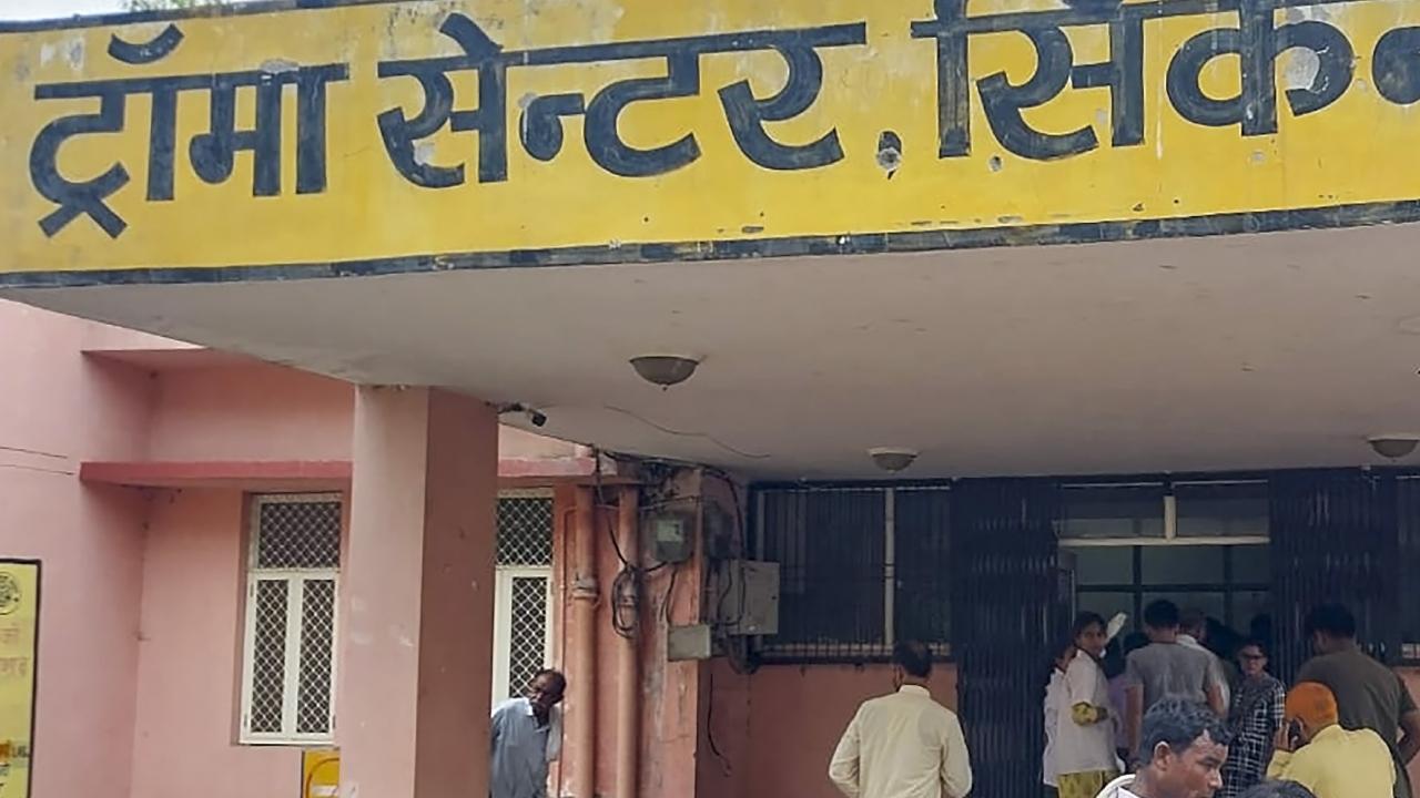 Uttar Pradesh Chief Minister Yogi Adityanath expressed condolences to the families of those killed, and announced an ex gratia compensation of Rs 2 lakh each gratia for the families of the dead and Rs 50,000 for the injured
