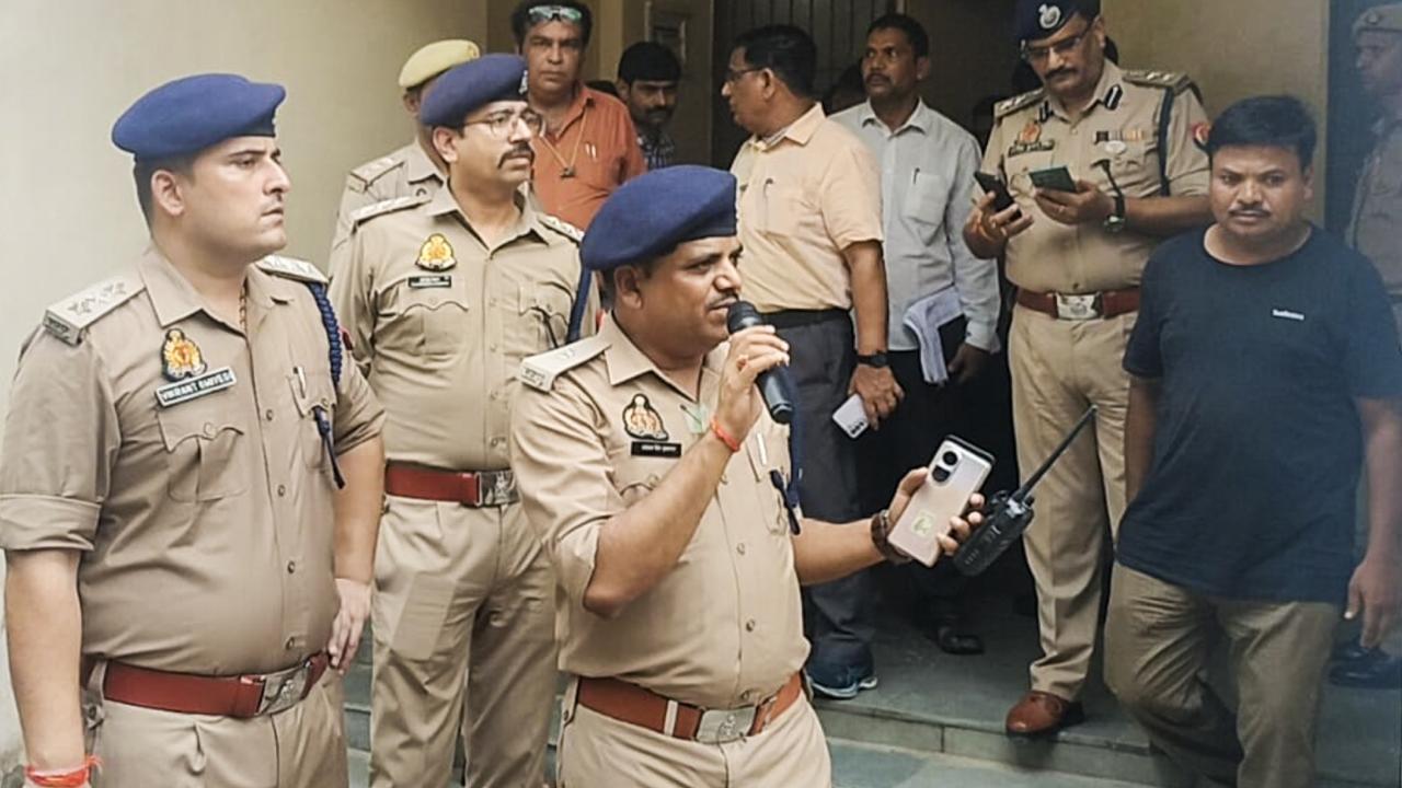 According to Sikandra Rao sub divisional magistrate Ravendra Kumar, the stampede took place when devotees tried to get a glimpse of the Bhole Baba, who conducted the 'satsang', at the end of the event