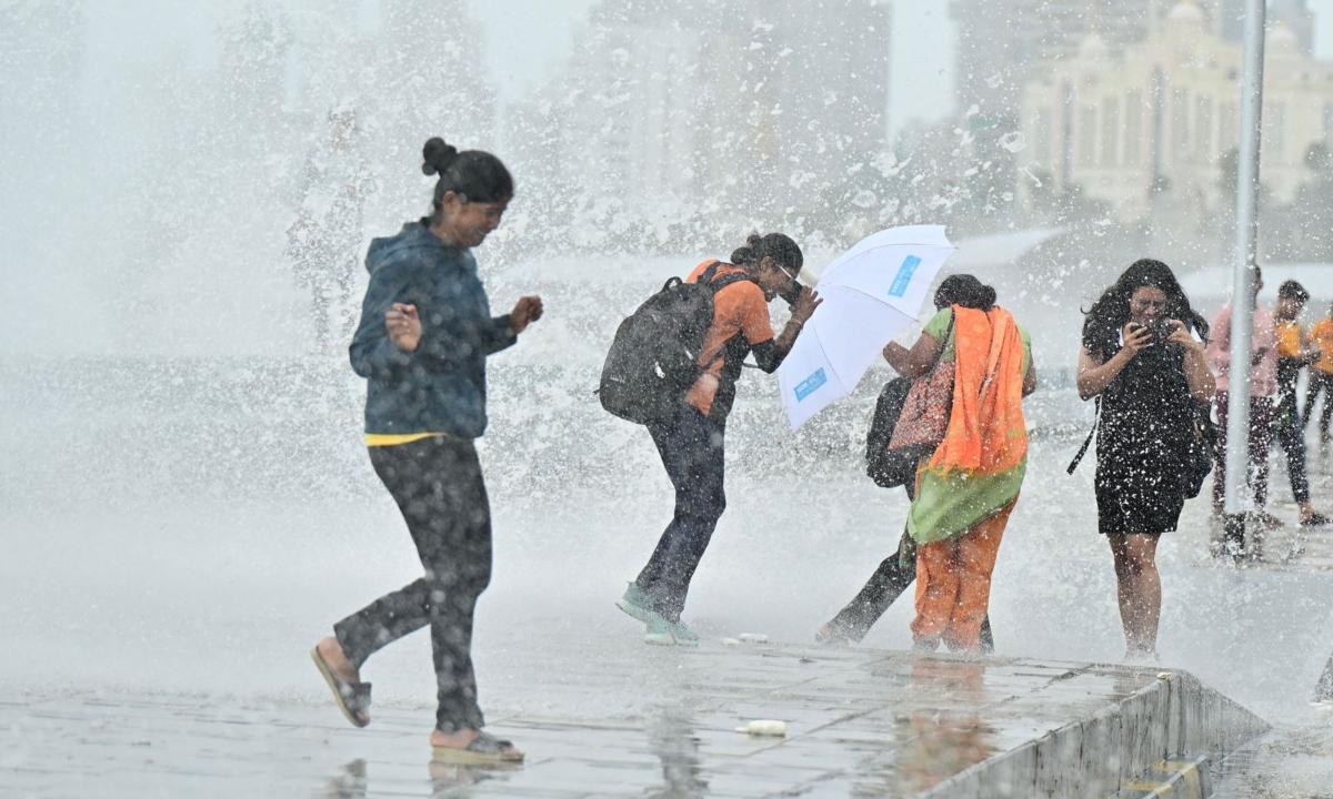 The civic body also said that a low tide of about 1.12 meters was expected at 8.20 pm on Wednesday
