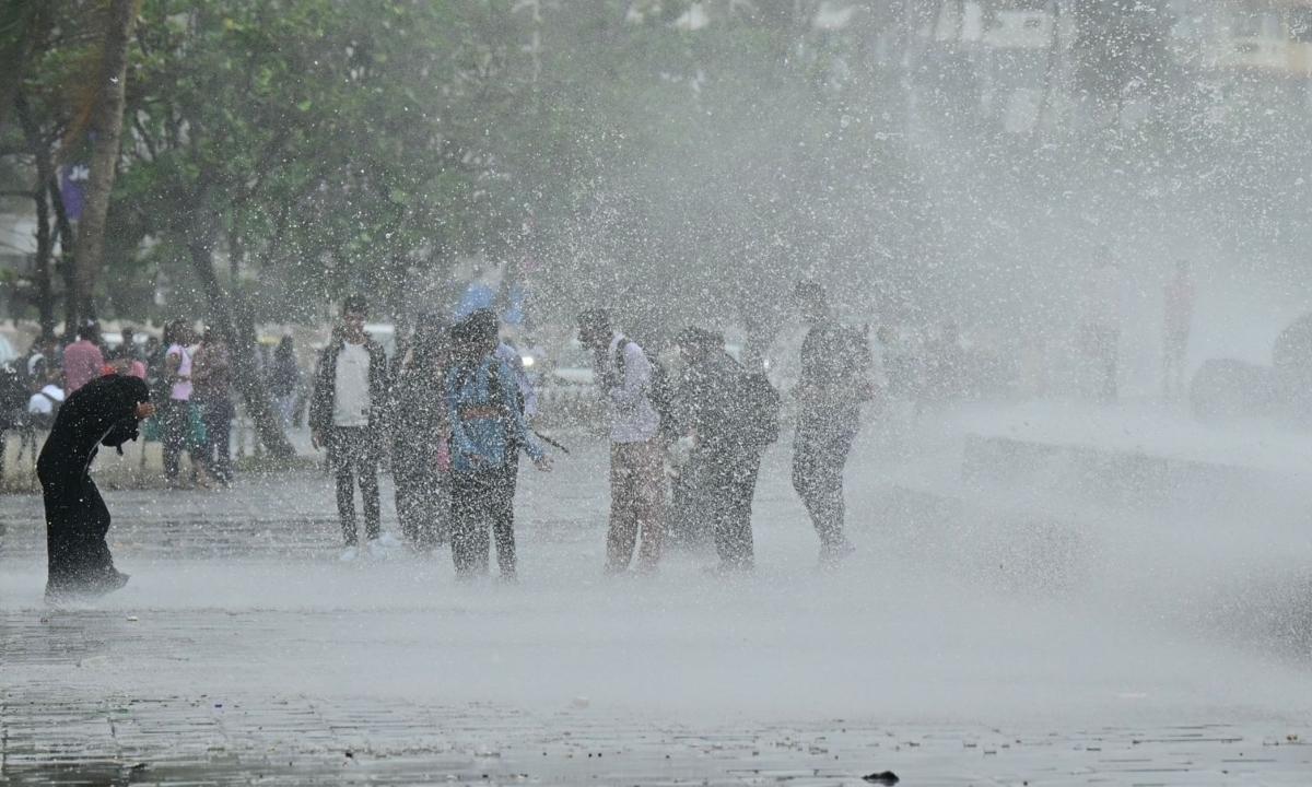 Meanwhile, the IMD on Wednesday afternoon, while sharing Maharashtra rains update, issued an orange alert for Mumbai and Thane. A red alert was issued for Palghar district