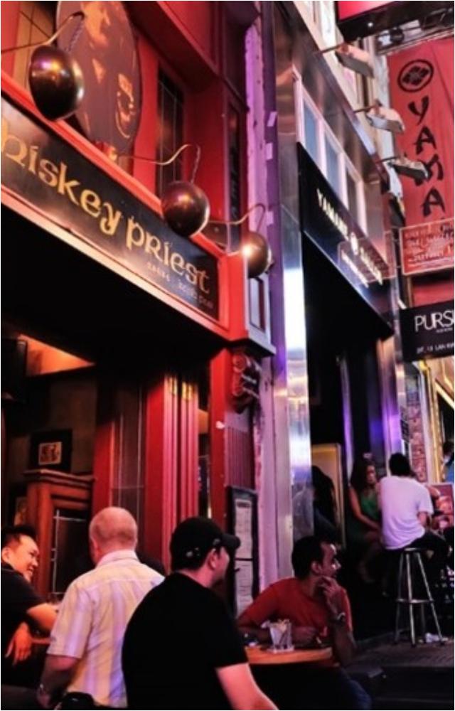 One of the most popular nightlife hot spots in Hong Kong, Lan Kwai Fong is filled with bars, clubs, and restaurants