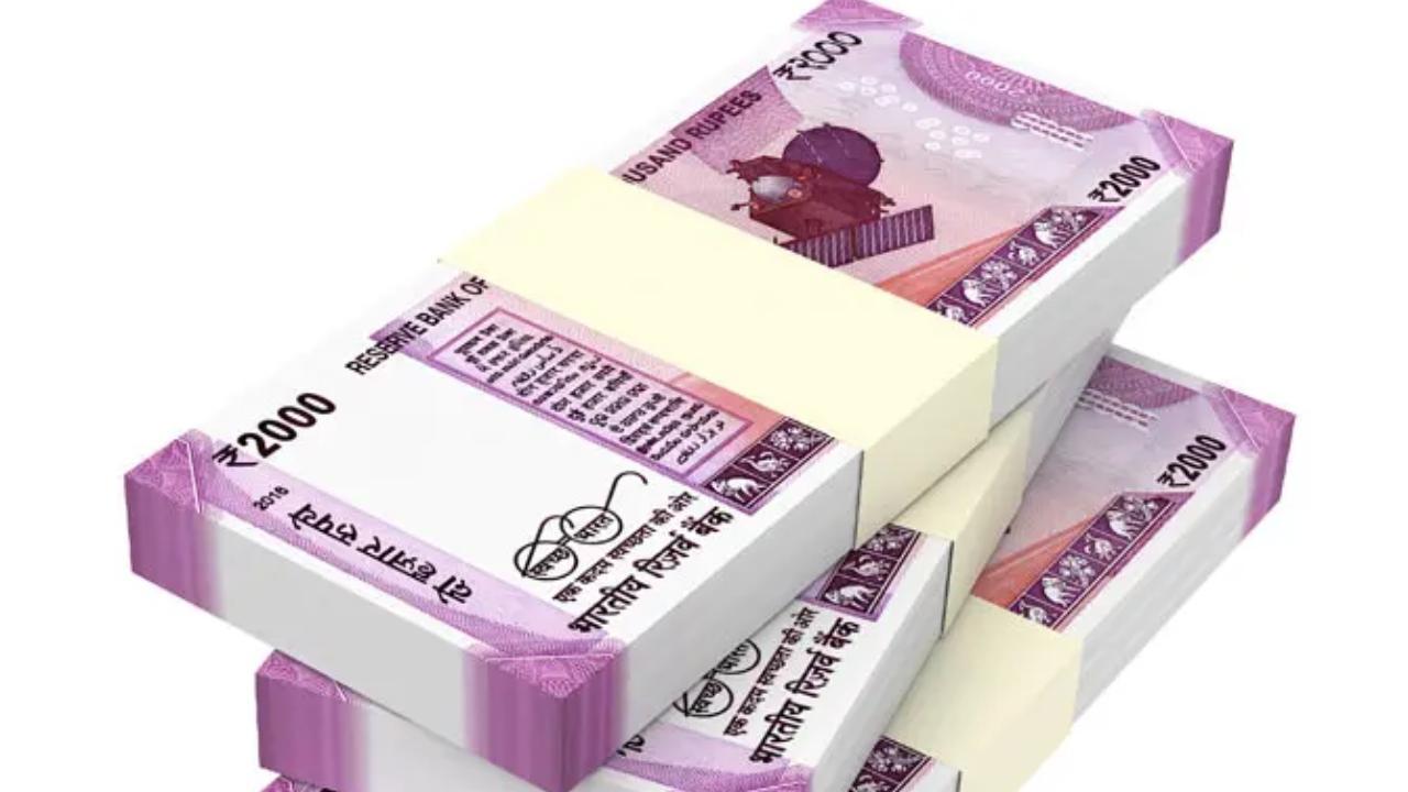 Delhi: Fake currency notes with face value of Rs 2.88 lakh seized, 2 held
