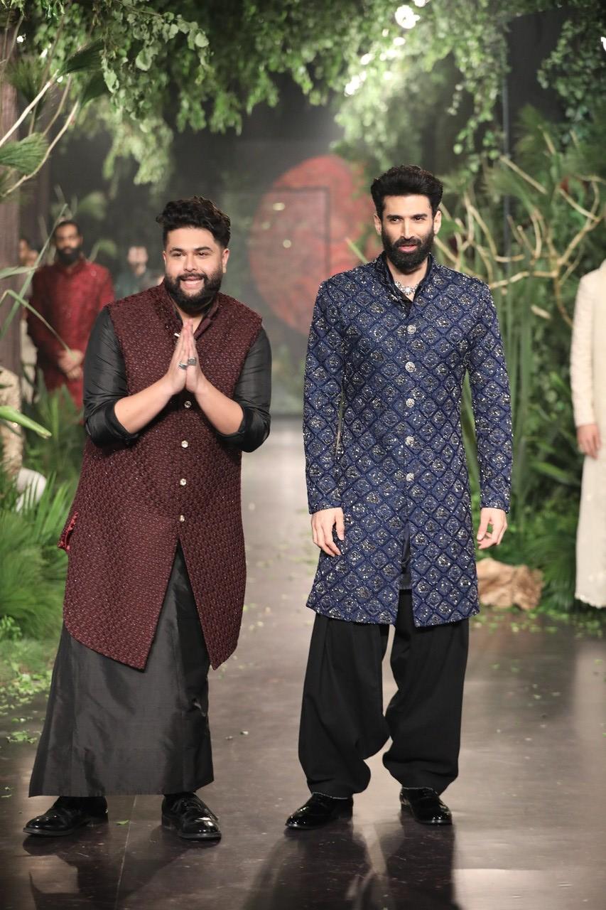 Actor Aditya Kapur presented Kunal Rawal's collection 