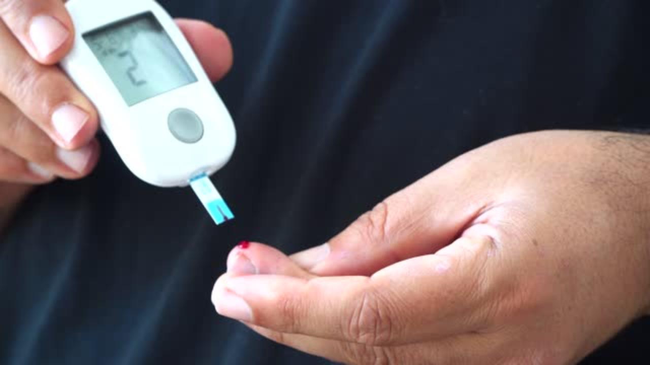 Combat high blood sugar levels with expert-approved superfoods