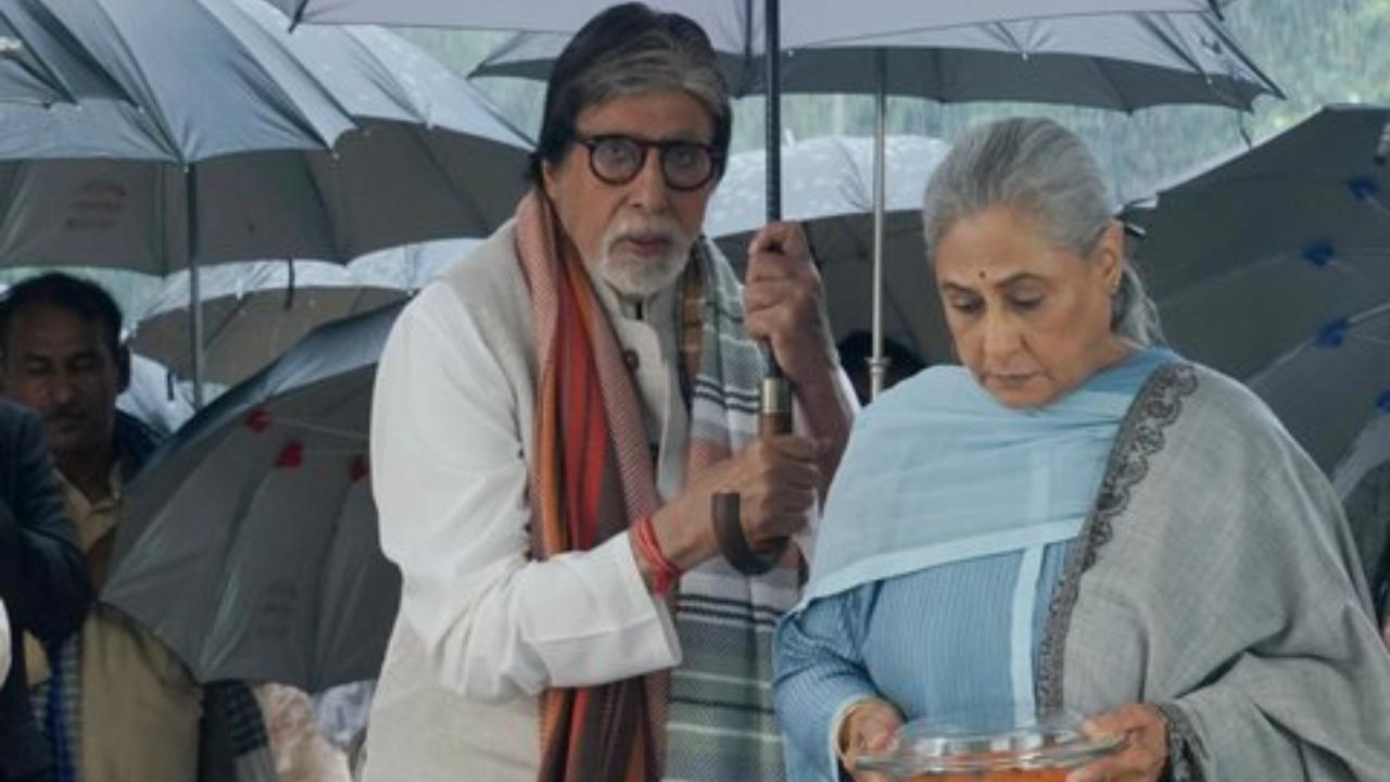 Couple goals: Amitabh Bachchan holds umbrella for wife Jaya in latest picture